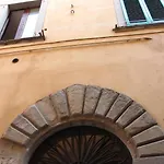 Cozy Floor Flat In The Old Town