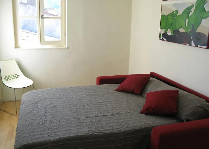 Cozy Floor Flat In The Old Town Apartment